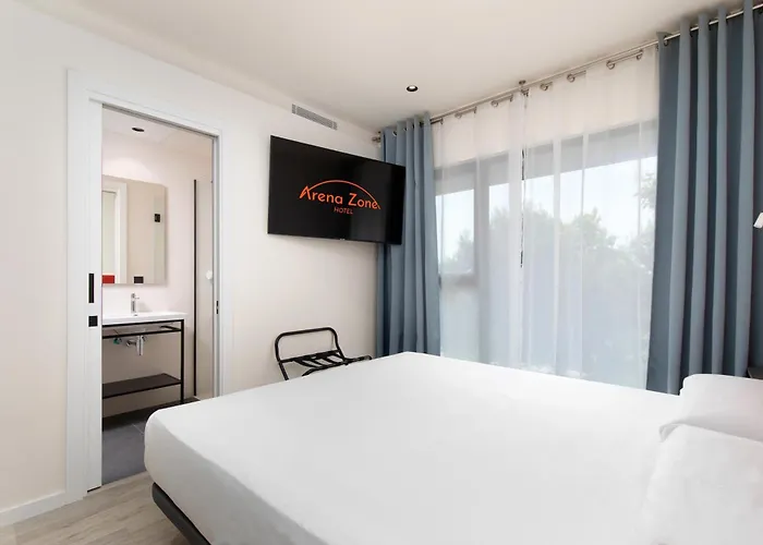 Arena Zone Hotel&café Hotel