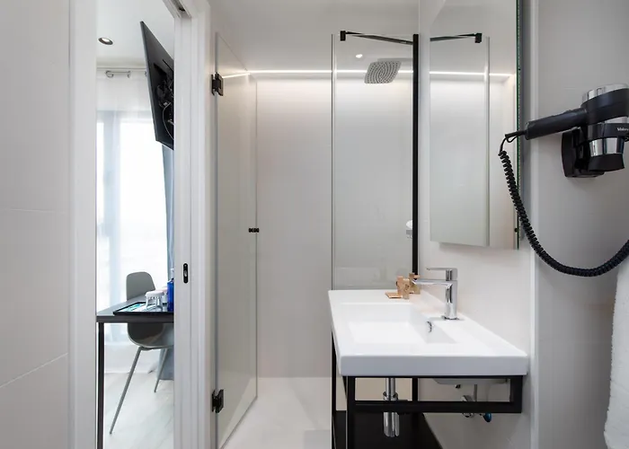 Hotel Arena Zone Hotel&café